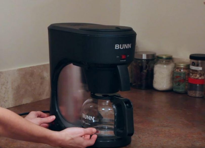 How to Clean Bunn Coffee Maker with Vinegar (Step by Step Guide)